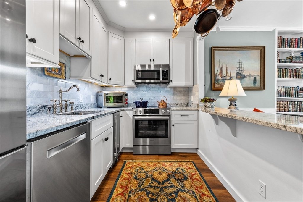 Condo in Boston, Massachusetts, United States 1 - 17619540