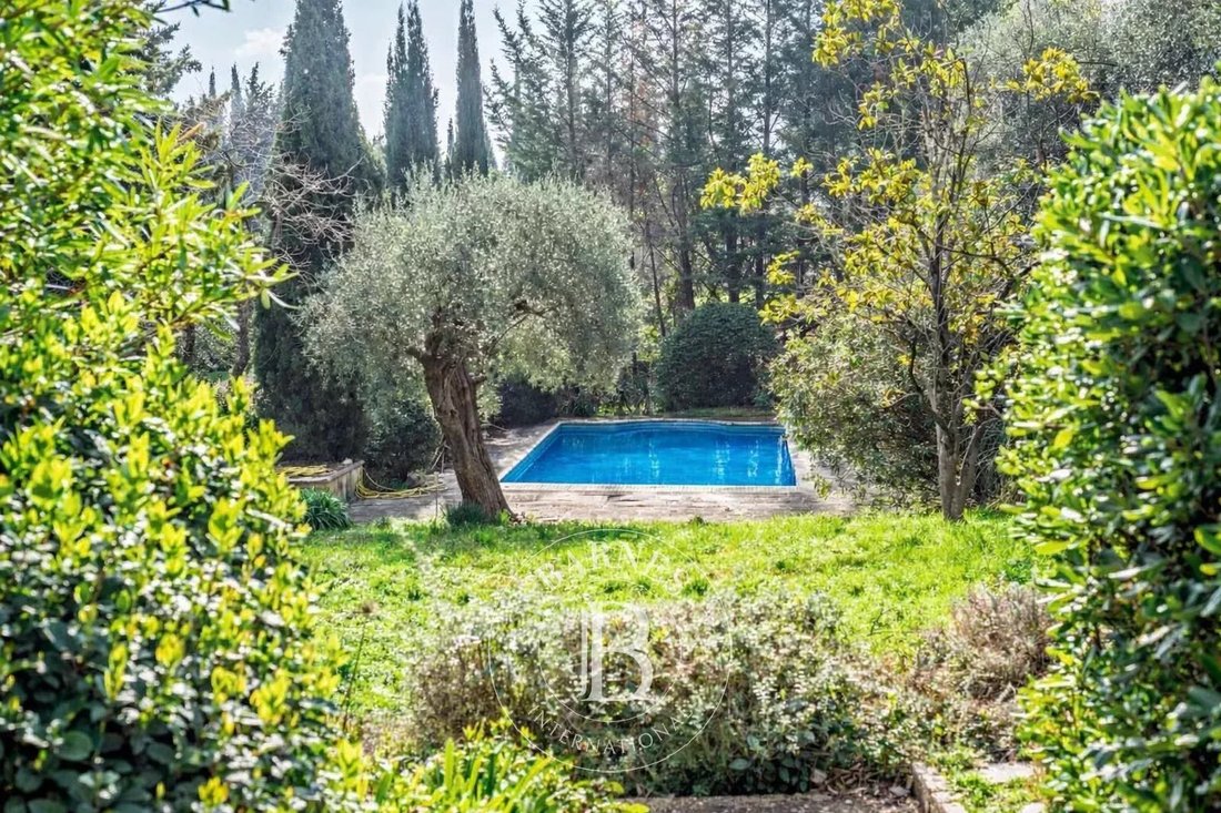 Country House in Grasse, Provence-Alpes-Côte d'Azur, France 4 - 17619779