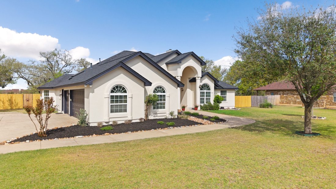 House in Buda, Texas, United States 4 - 17619710