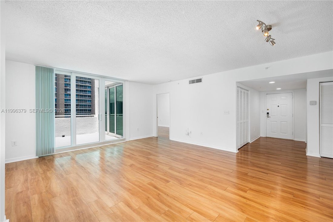 Condo in Miami, Florida, United States 4 - 17619499