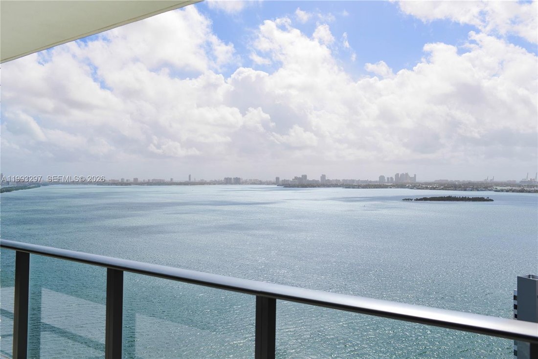 Condo in Miami, Florida, United States 4 - 17619340