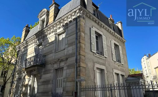 Villa in France et Rosieres, Vichy, France 1