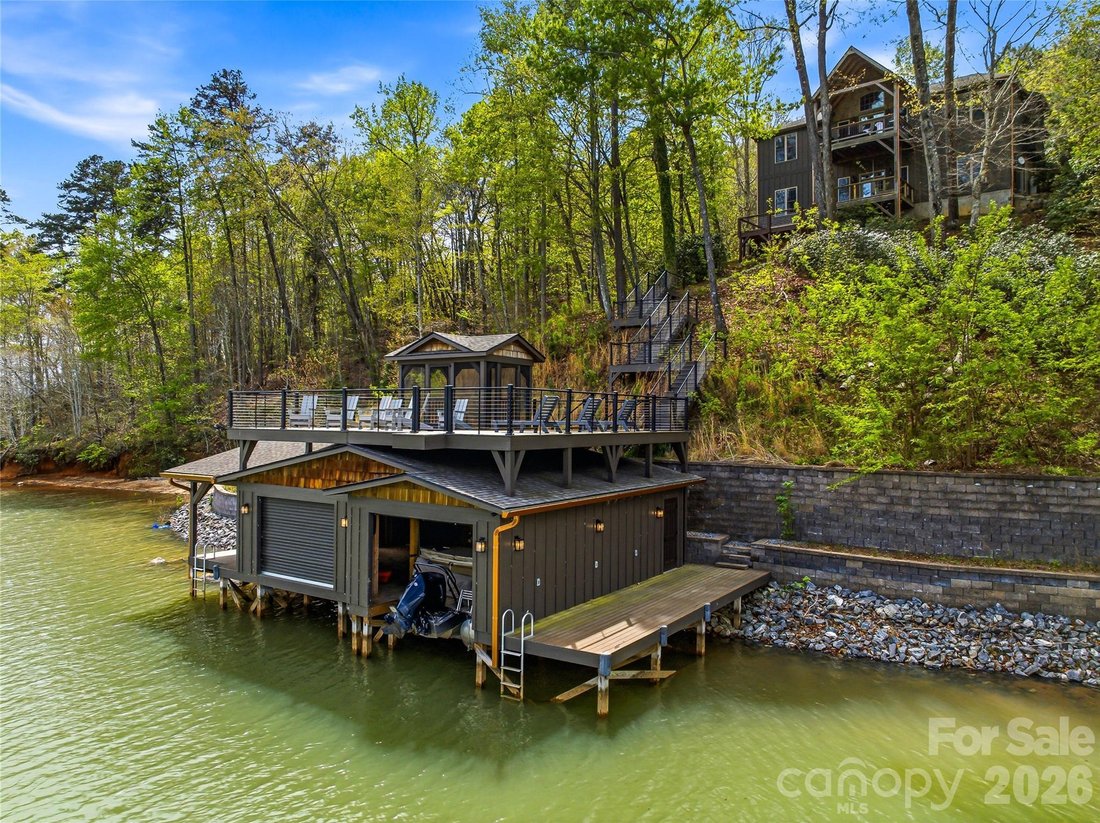 House in Lake Lure, North Carolina, United States 1 - 17619395