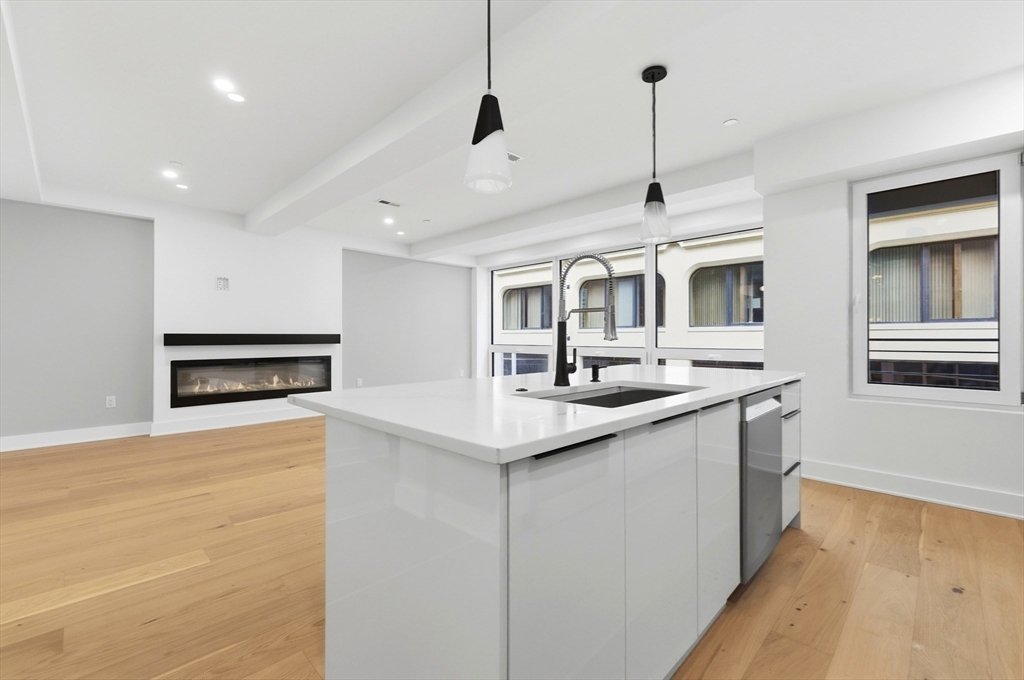Condo in Boston, Massachusetts, United States 5 - 17619370