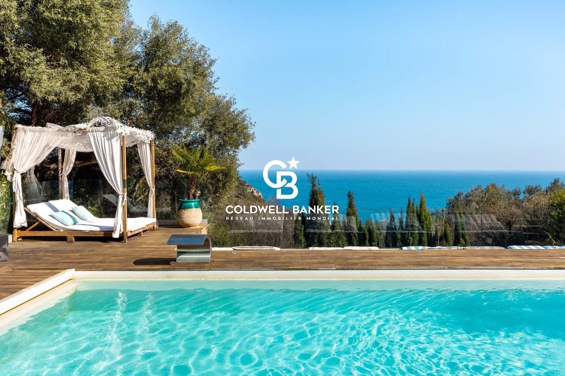Estate in Èze, Provence-Alpes-Côte d'Azur, France 1 - 16825364