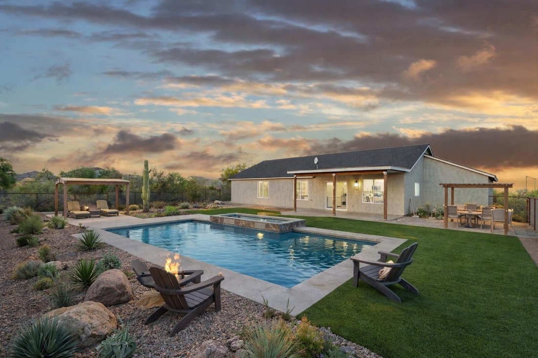 Queen Creek, Arizona, United States 4 - 17619674