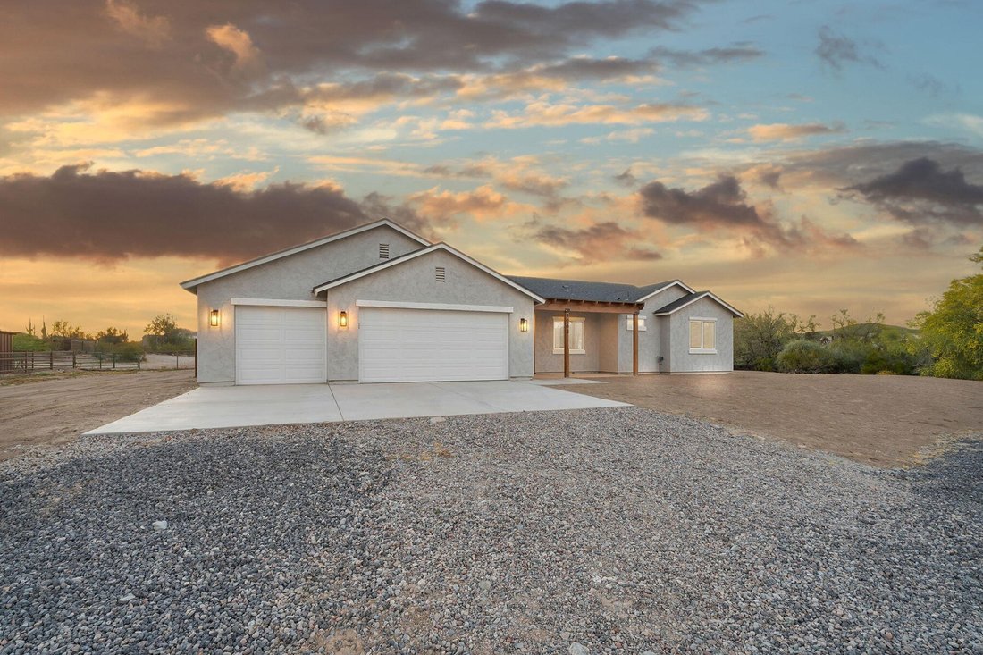 Queen Creek, Arizona, United States 1 - 17619674
