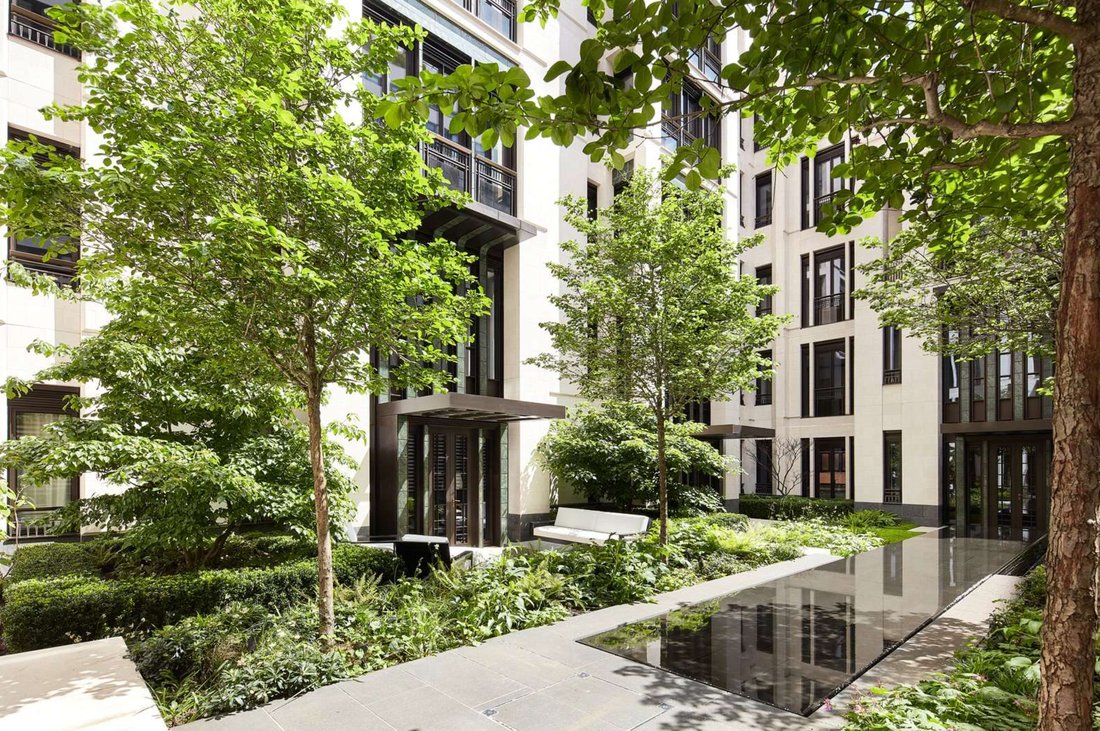 Apartment in Mayfair, Westminster, England 1 - 17619870