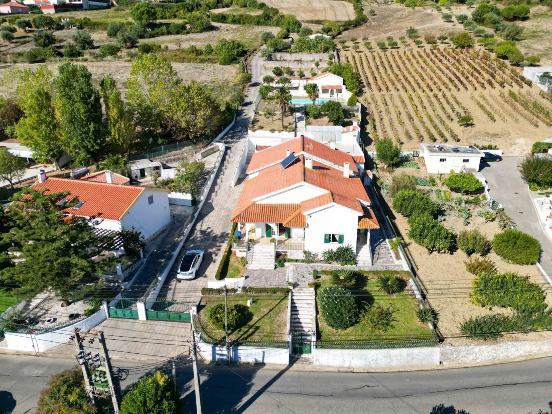 Villa in São João dos Montes, Lisbon, Portugal 2 - 17619887