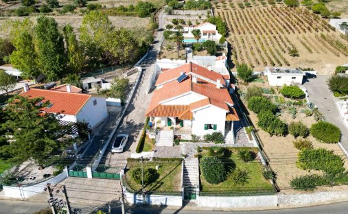 Villa in São João dos Montes, Lissabon, Portugal 1