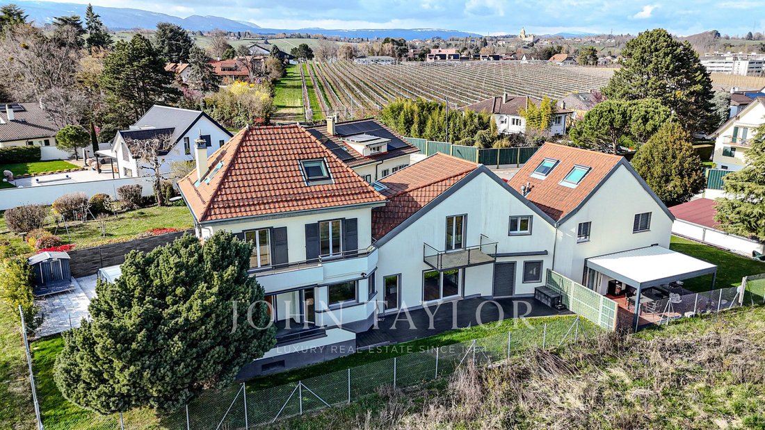 Villa in Tolochenaz, Vaud, Switzerland 1 - 17619916
