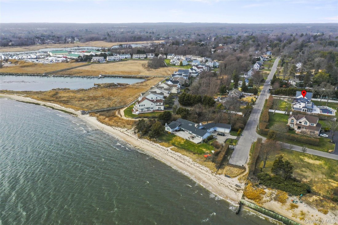 House in East Patchogue, New York, United States 4 - 17622750