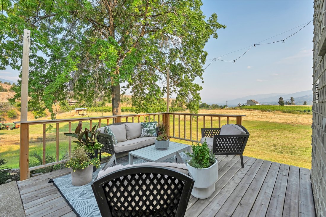 House in Penticton, British Columbia, Canada 4 - 17622652