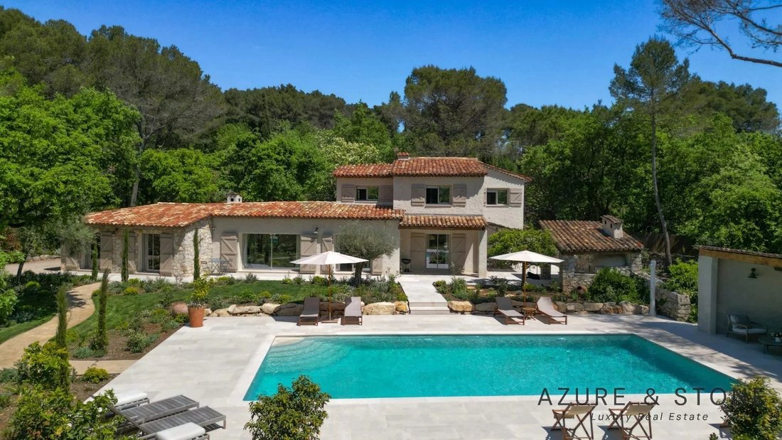 Villa in Nord, Roquefort-les-Pins, France 4 - 17620691