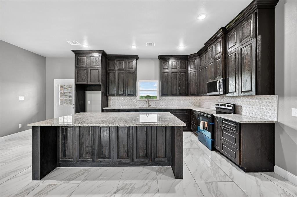 House in Grandview, Texas, United States 4 - 17622222