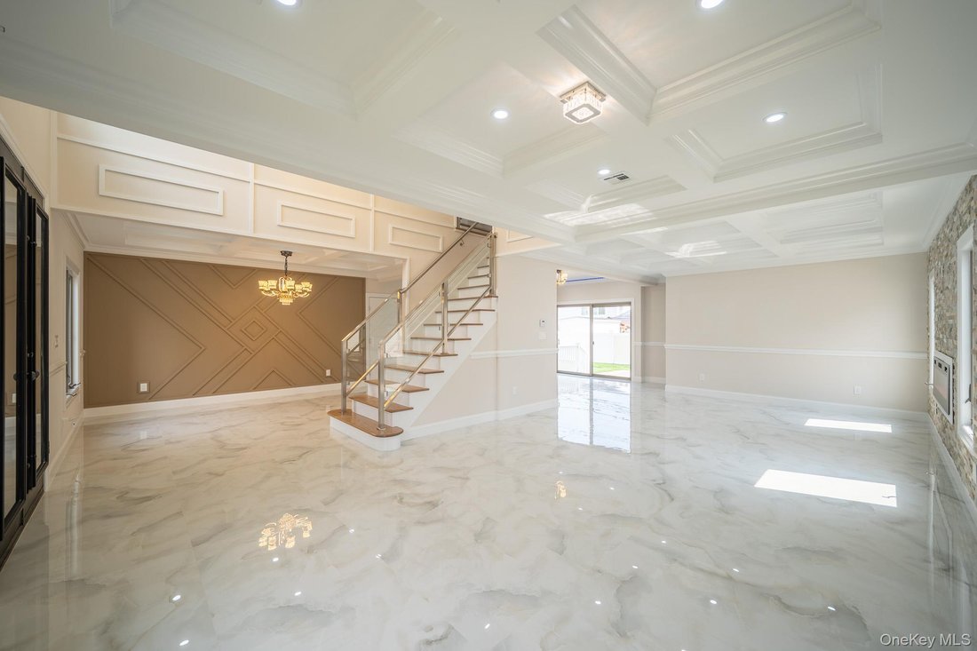 House in Hicksville, New York, United States 4 - 17620496
