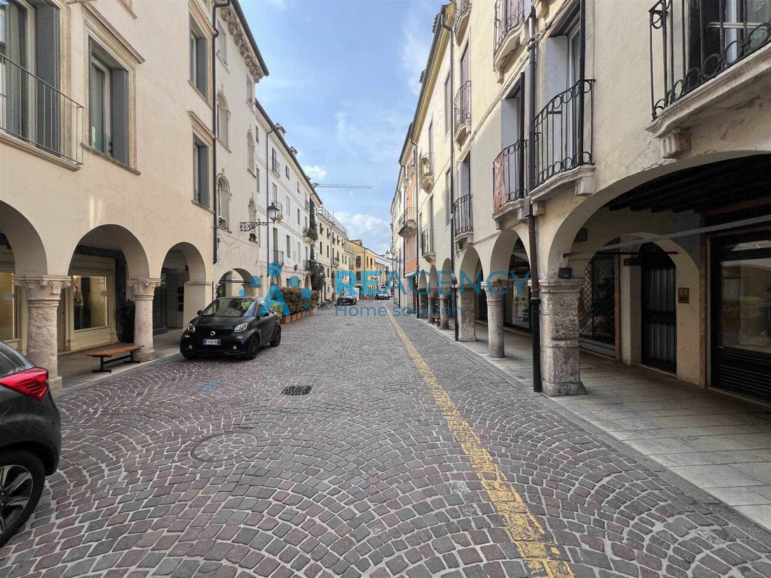 Apartment in Center, Vicenza, Veneto 3 - 17622928