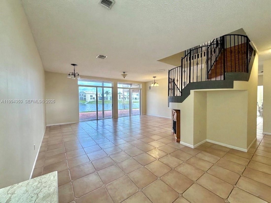 House in Pembroke Pines, Florida, United States 4 - 17621398