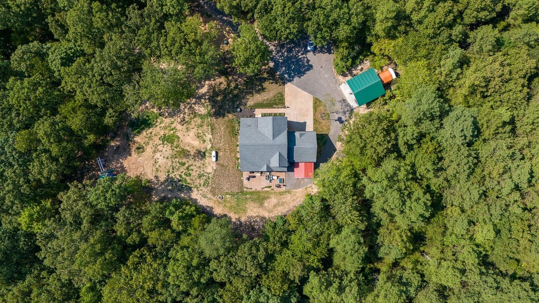 House in Bon Aqua, Tennessee, United States 2 - 17621596