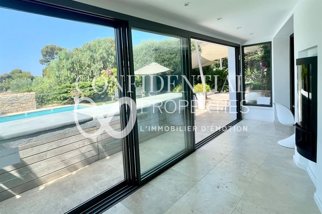 Villa in Sanary-sur-Mer, Provence-Alpes-Côte d'Azur, France 4 - 15946513