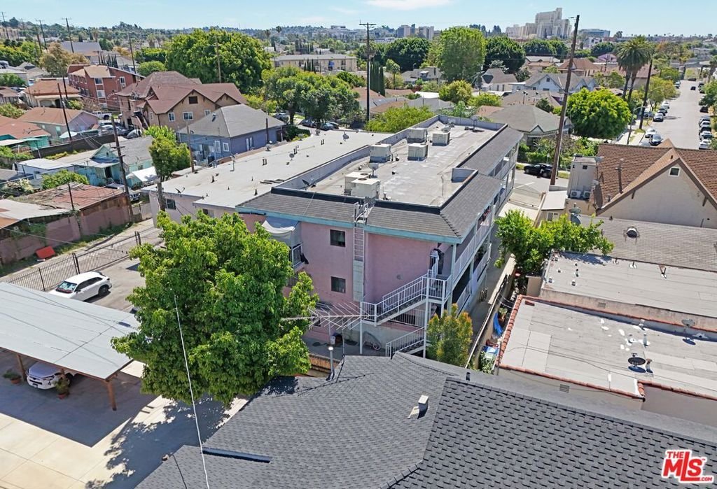 Los Angeles, California, United States 5 - 17621060