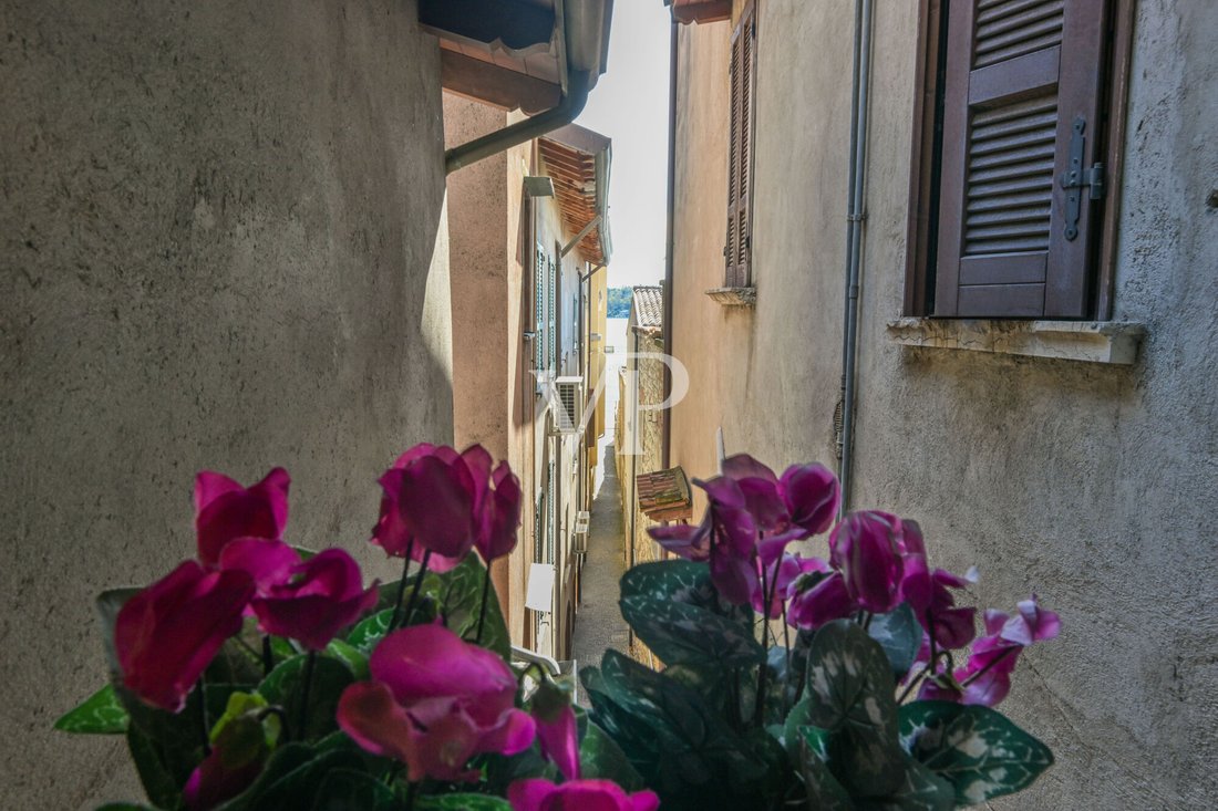 Apartment in Salo, Lombardy, Italy 5 - 17619827