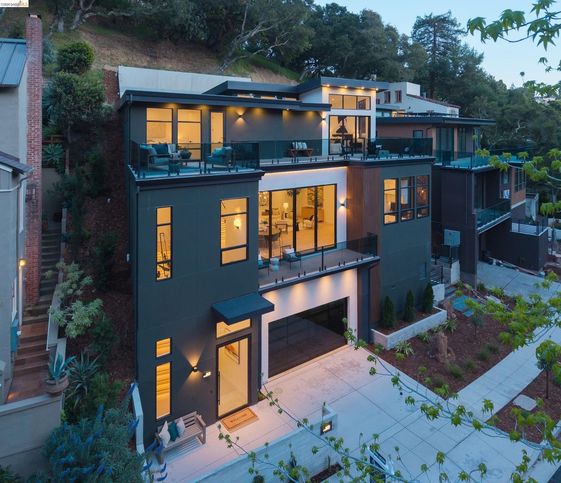 House in Oakland, California, United States 2 - 17620025