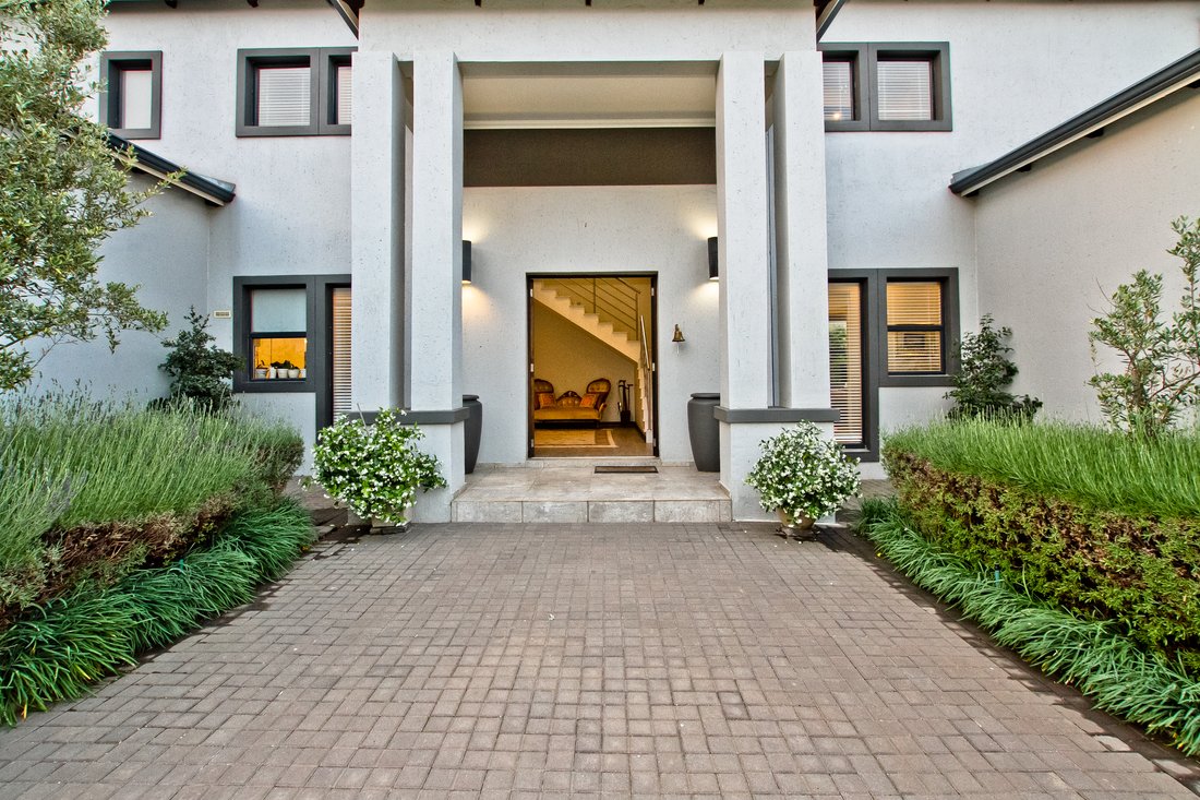 House in Sandton, Gauteng, South Africa 5 - 17624263