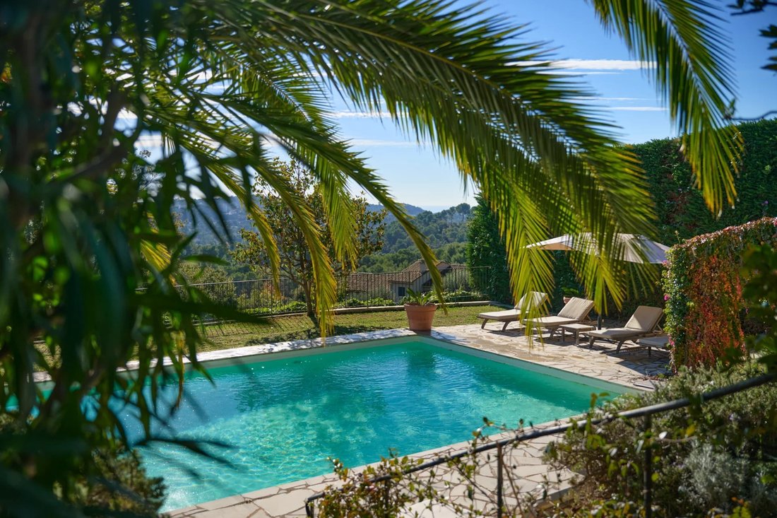House in Mougins, Provence-Alpes-Côte d'Azur, France 3 - 17619899