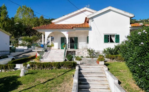 Villa in São João dos Montes, Lisbon, Portugal 1