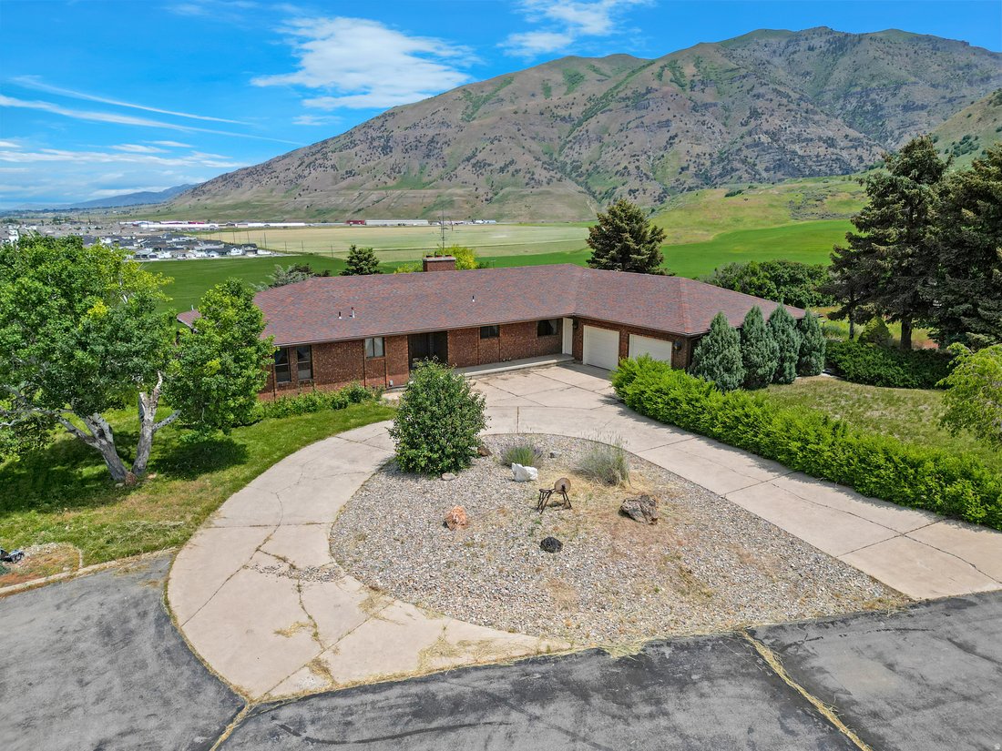 House in Hyrum, Utah, United States 2 - 17621162