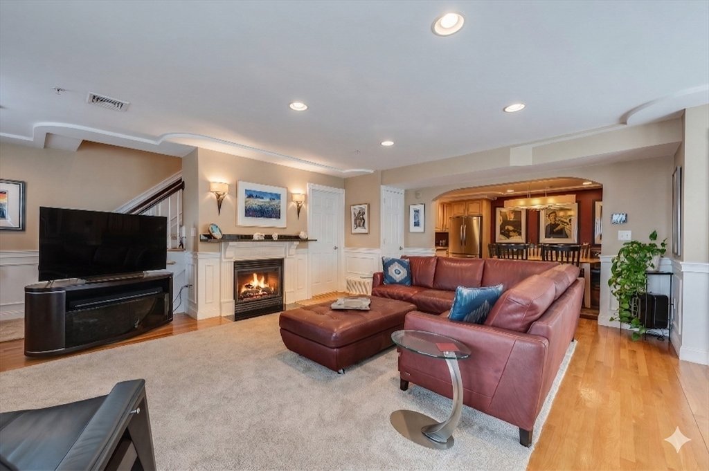 Condo in Somerville, Massachusetts, United States 4 - 17622617