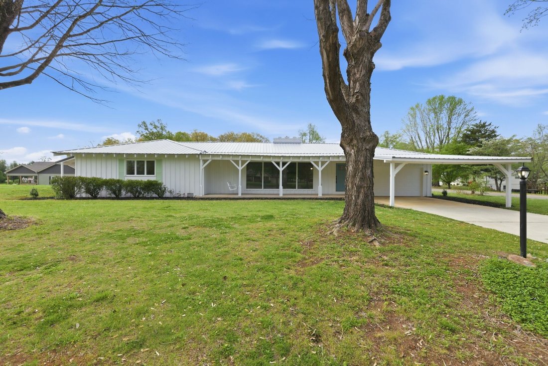 House in Estill Springs, Tennessee, United States 1 - 17621557
