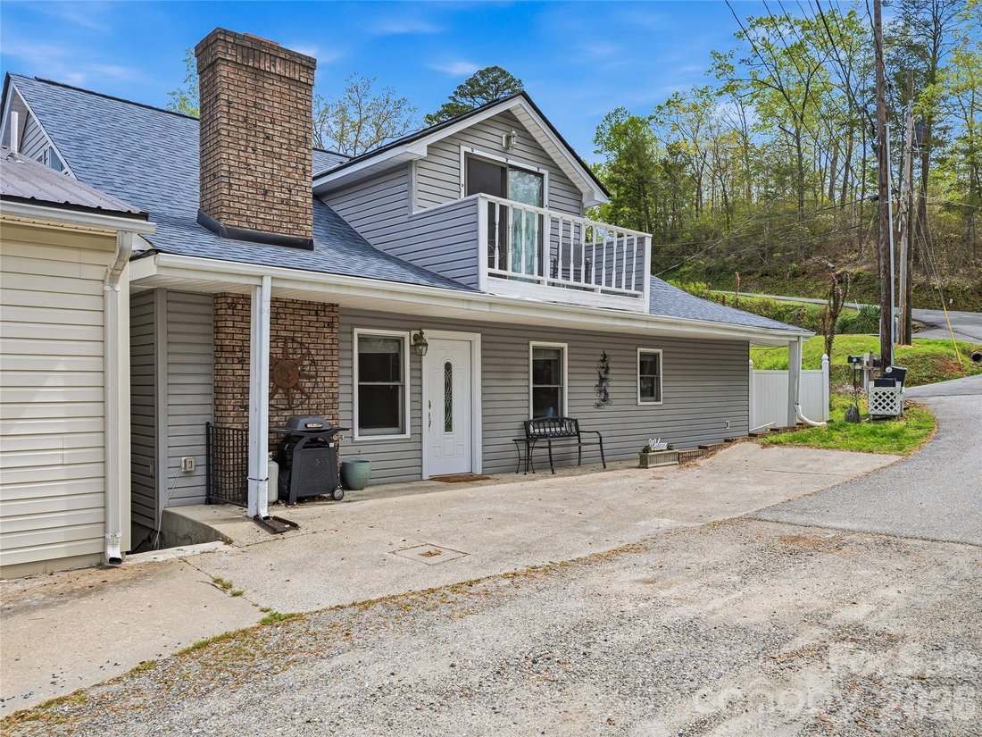 House in Lake Lure, North Carolina, United States 2 - 17621139