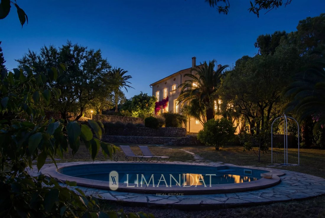 Villa in Mougins, Provence-Alpes-Côte d'Azur, France 1 - 15970579
