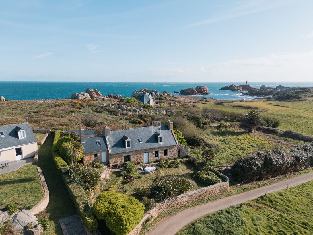 House in Ile-de-Brehat, Brittany, France 2 - 17505509