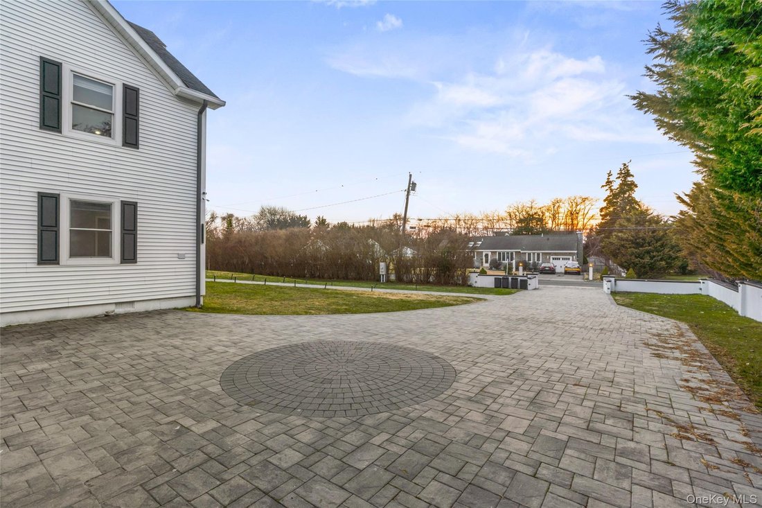 House in East Patchogue, New York, United States 3 - 17622750