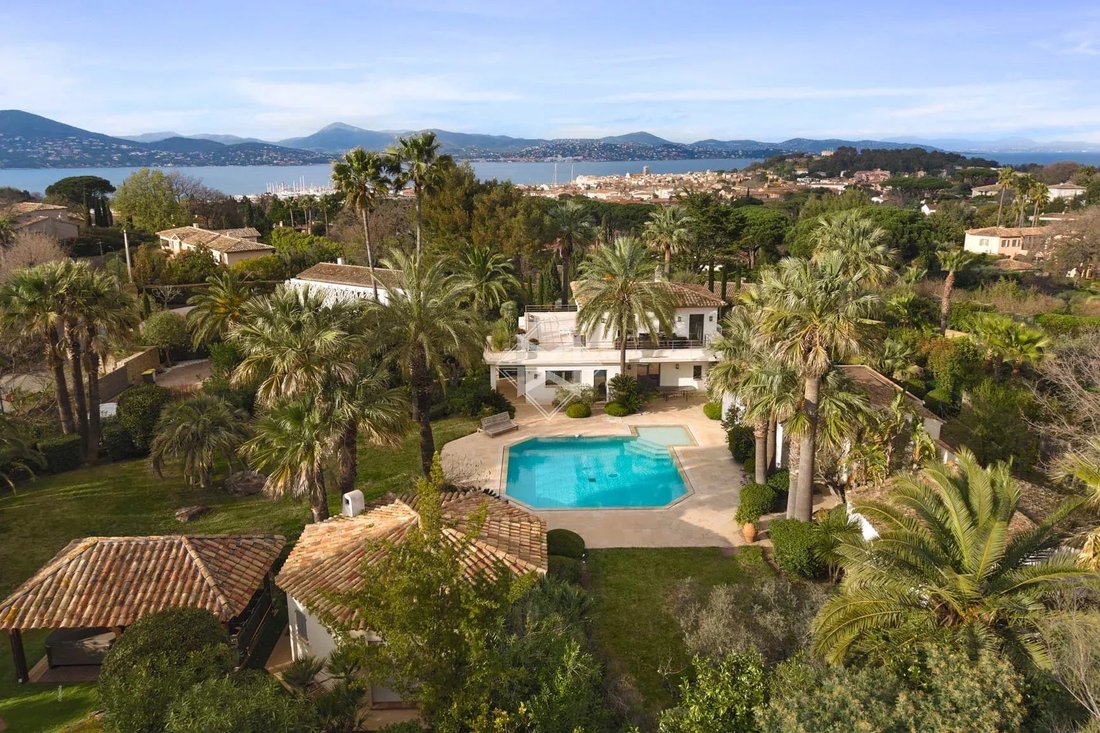 Estate in Zone Ouest Urbaine, Saint-Tropez, France 1 - 10929413