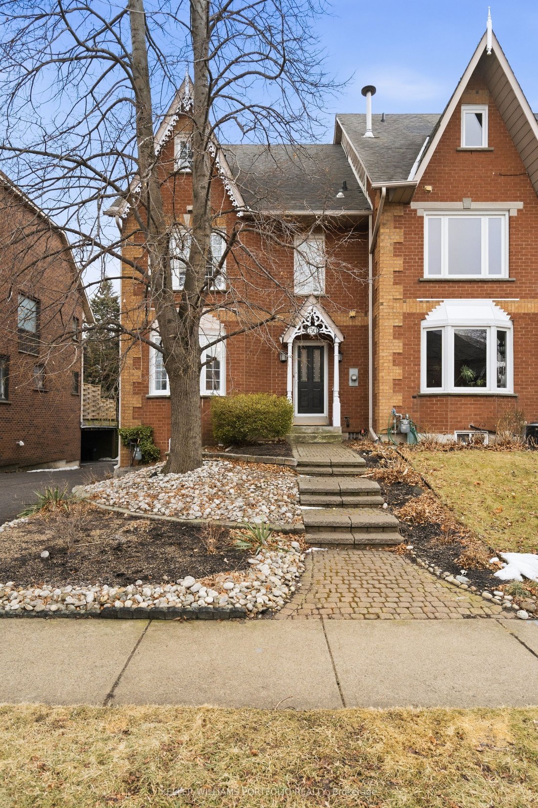 Townhouse in Hamilton, Ontario, Canada 2 - 17621140