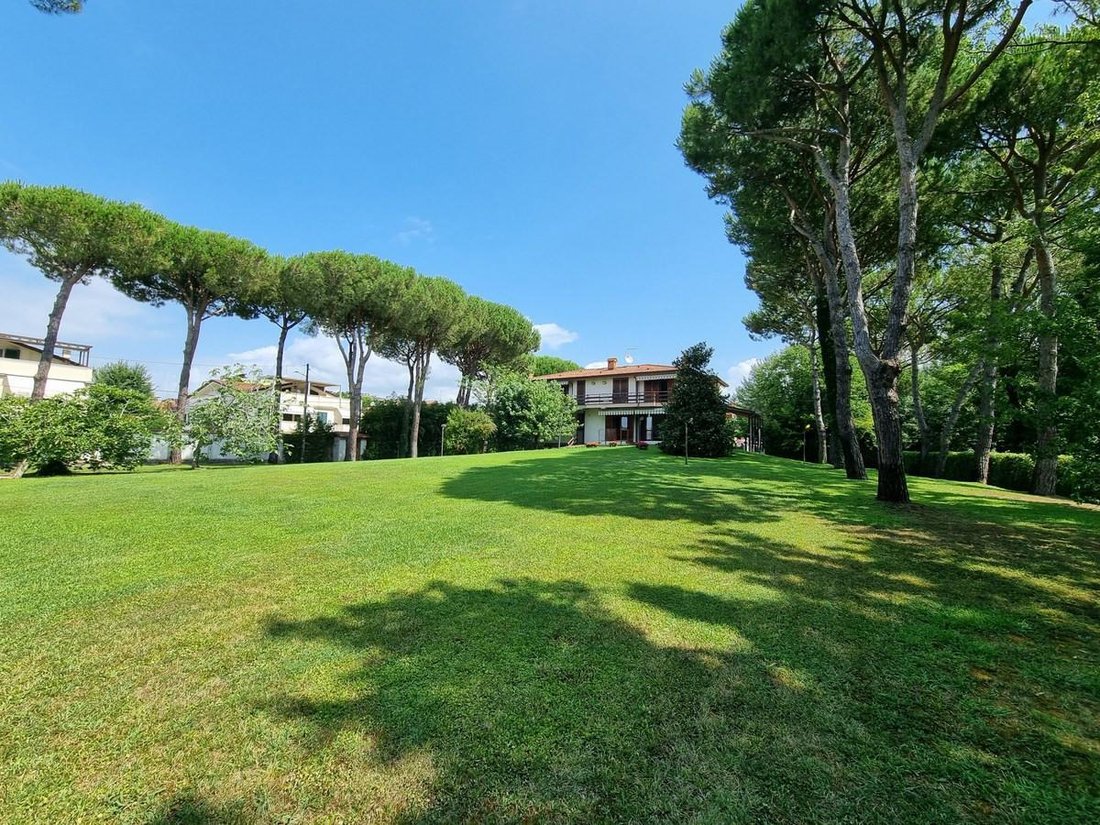 Villa in Ronchi, Massa, Italy 4 - 17621012