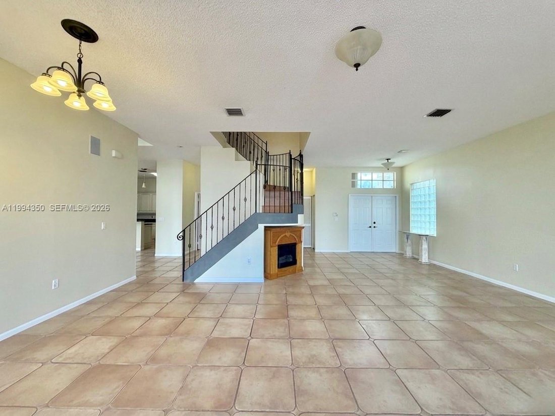 House in Pembroke Pines, Florida, United States 5 - 17621398