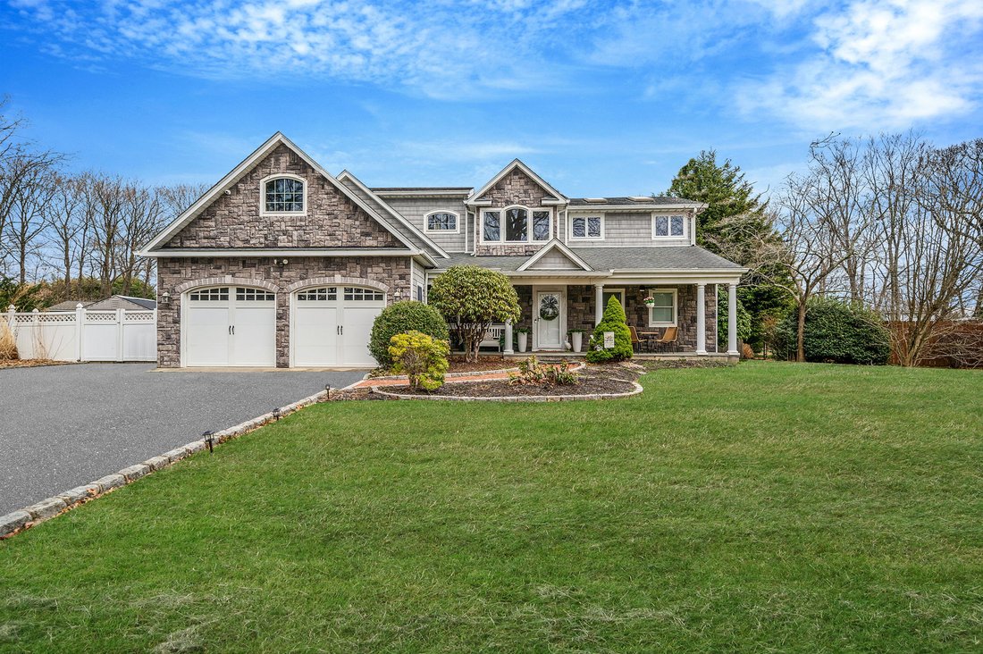 House in Mount Sinai, New York, United States 1 - 17619807