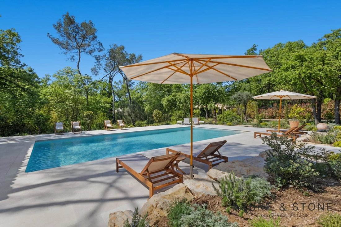 Villa in Nord, Roquefort-les-Pins, France 3 - 17620691