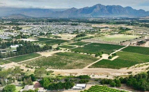 Land in Val De Vie Winelands Lifestyle Estate, Western Cape, South Africa 1
