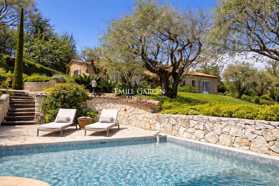 Villa in Mougins, Provence-Alpes-Côte d'Azur, France 1 - 12838354