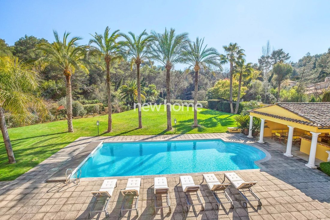 Villa in Mougins, Provence-Alpes-Côte d'Azur, France 2 - 17622876