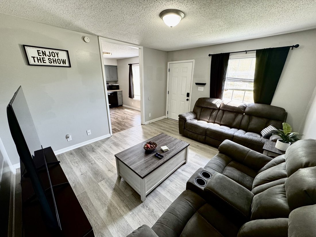 Clarksville, Tennessee, United States 5 - 17621551