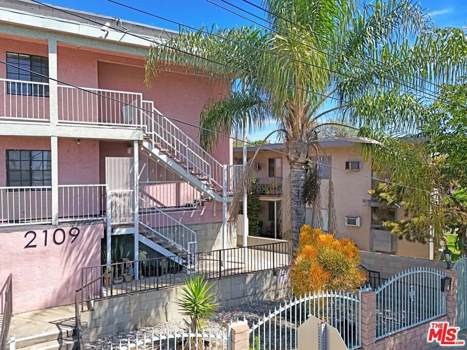 Los Angeles, California, United States 3 - 17621060