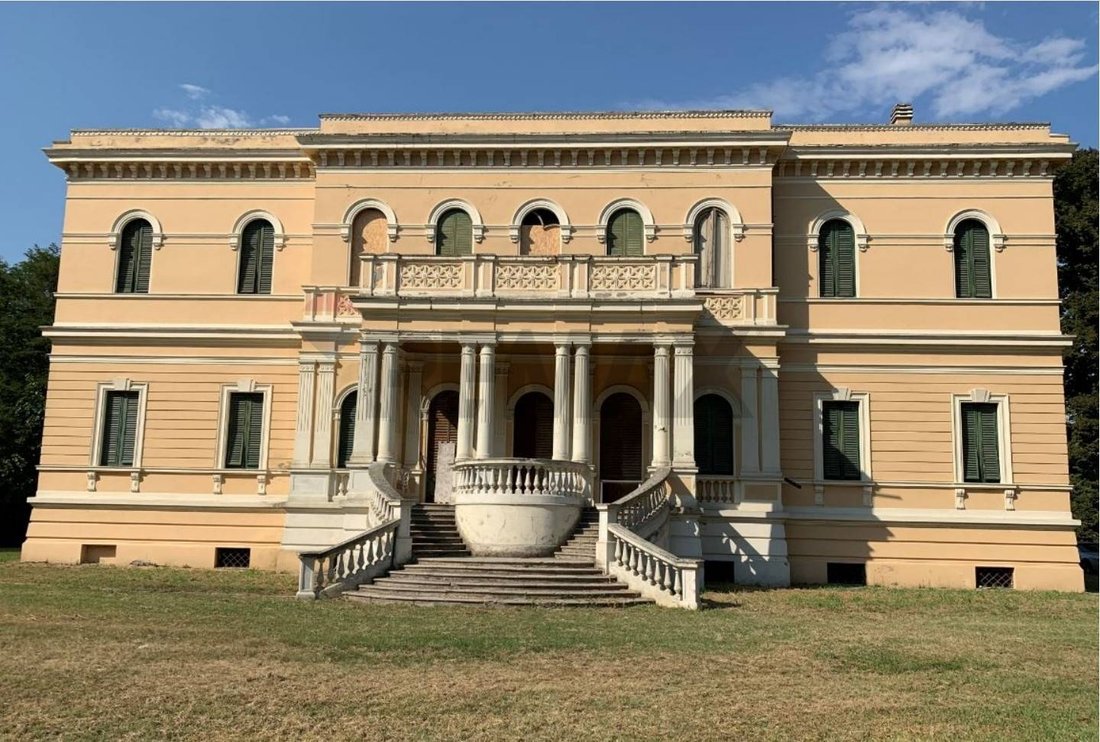 Villa in Masi Torello, Emilia-Romagna, Italy 1 - 17623513