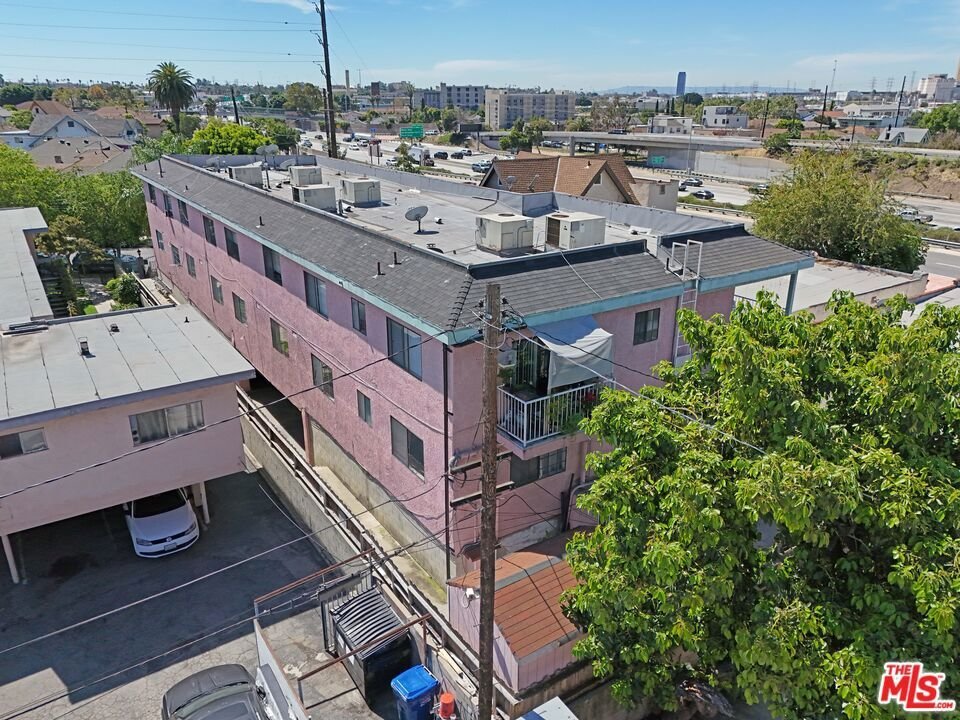 Los Angeles, California, United States 4 - 17621060